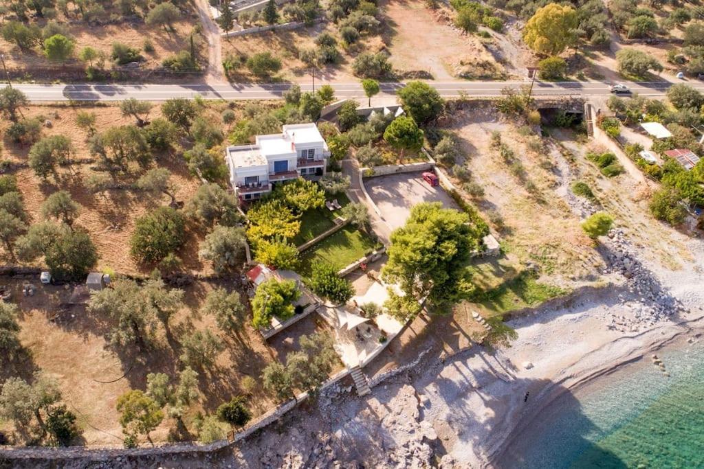 Vila Karantou Tirós Exteriér fotografie